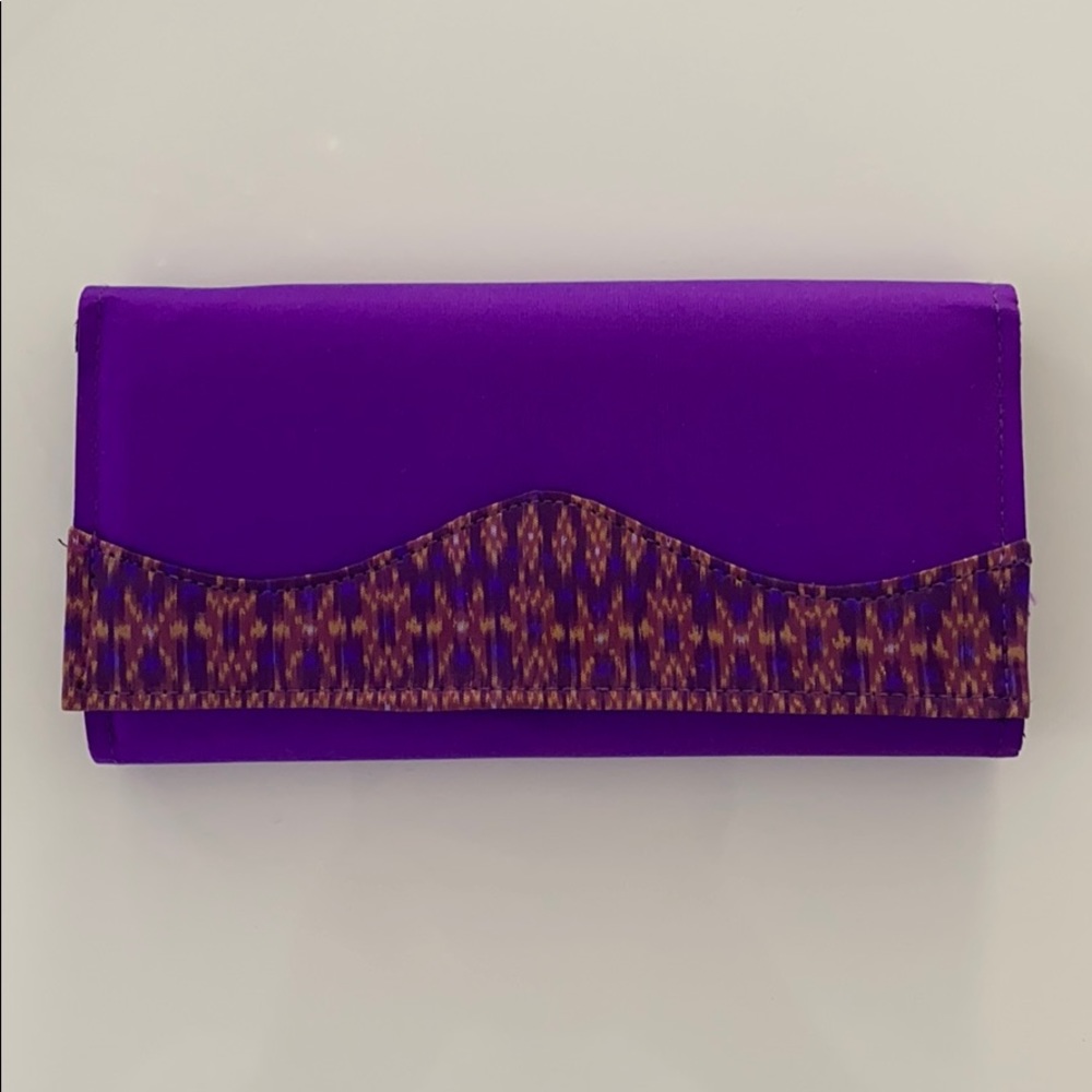✨NEW✨ THAI SILK WOMEN’S WALLET